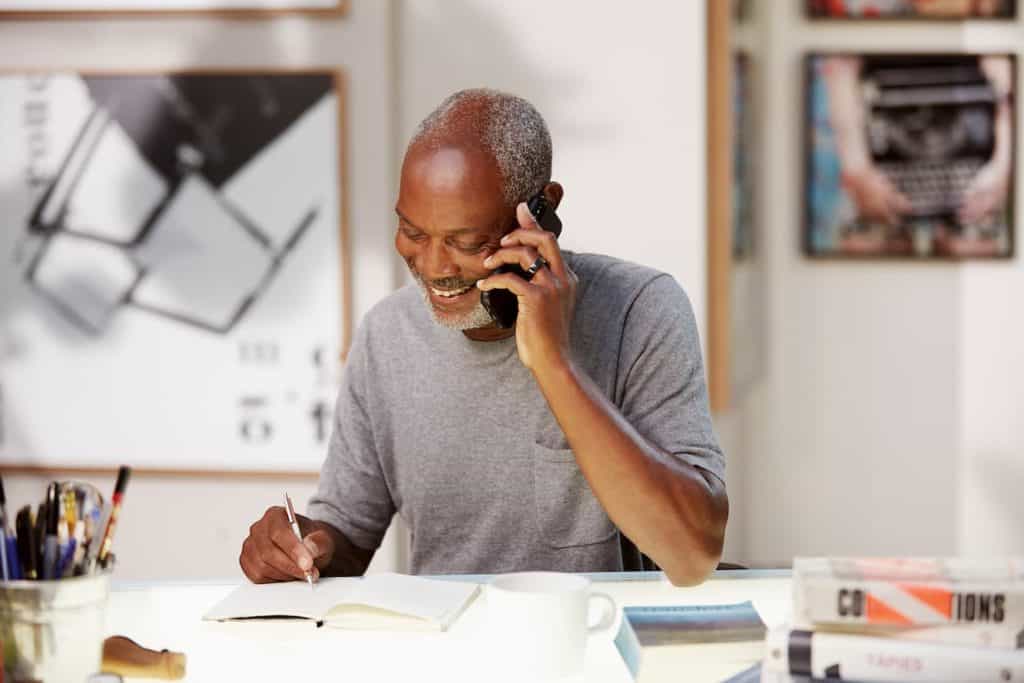 Man with a Oura Smart Ring on his hand