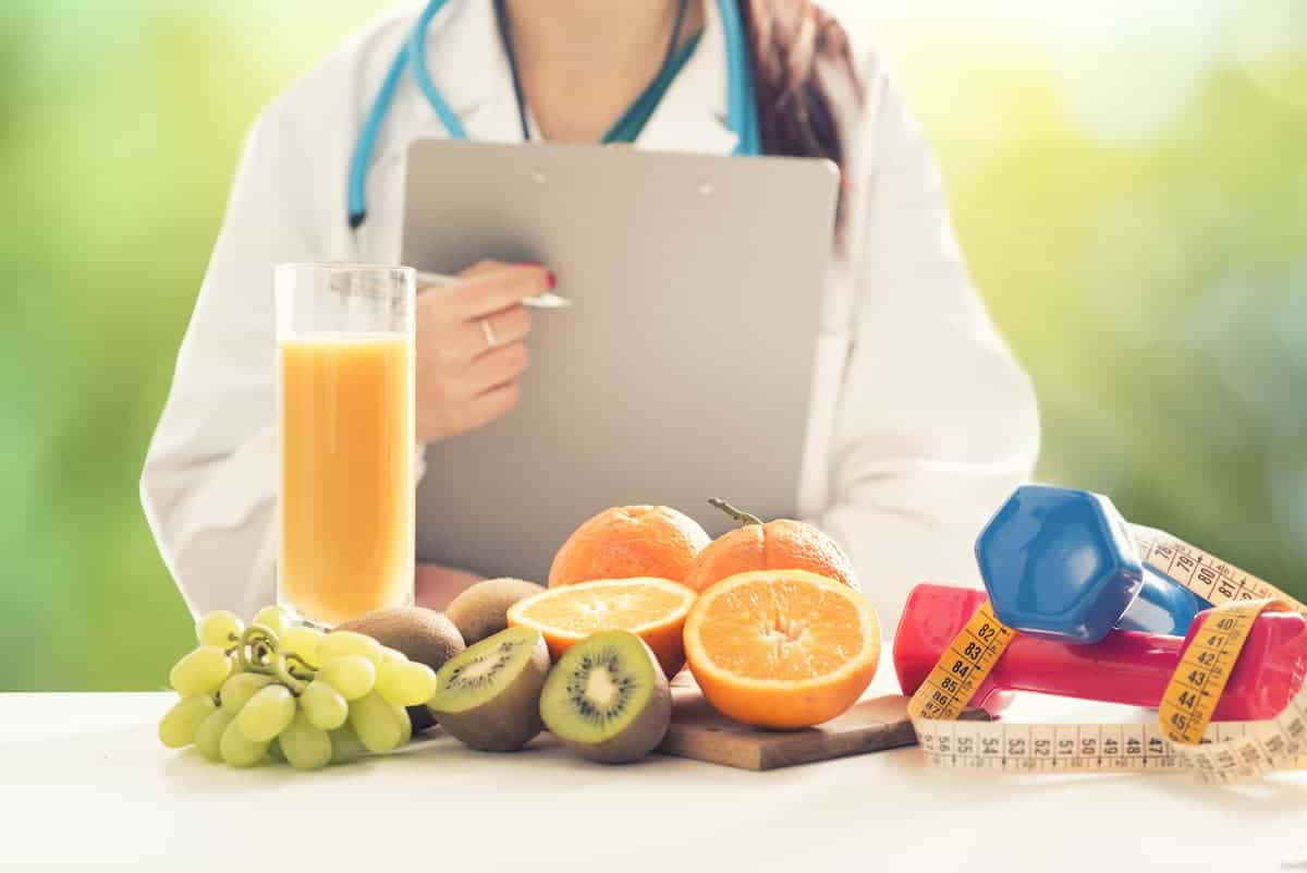 What Is The Difference Between A Nutritionist And Dietitian